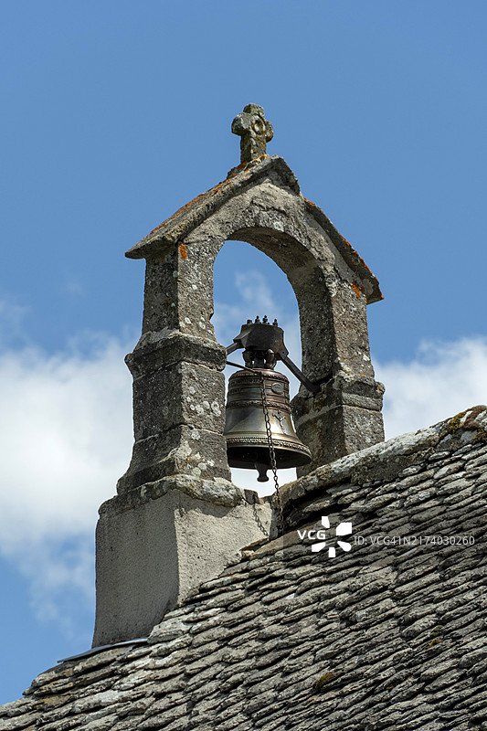 奥弗涅火山公园教堂钟楼，法国奥弗涅-罗讷-阿尔卑斯图片素材