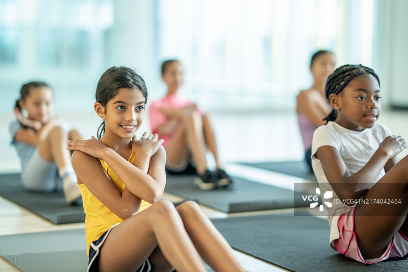 儿童健身课程图片素材