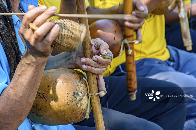 巴西乐器贝林巴琴，常用于卡波耶拉，源自非洲，经奴隶改造图片素材