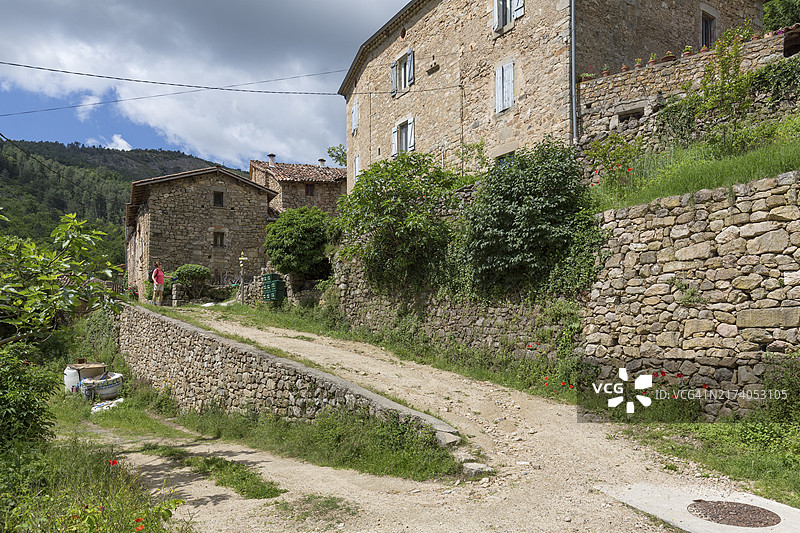 法国南部阿尔代什的典型农舍图片素材