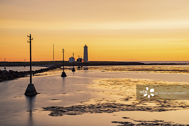 冰岛塞尔蒂亚纳内斯灯塔夏季日落图片素材
