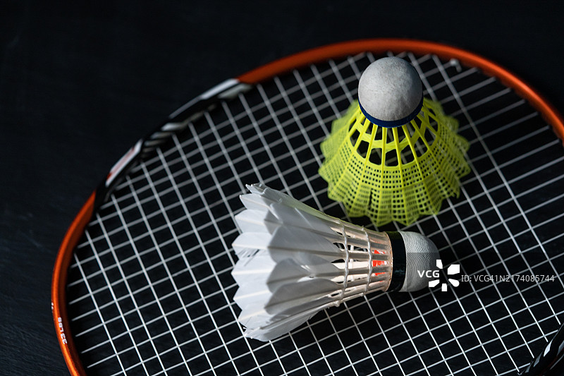 羽毛球拍和羽毛球图片素材