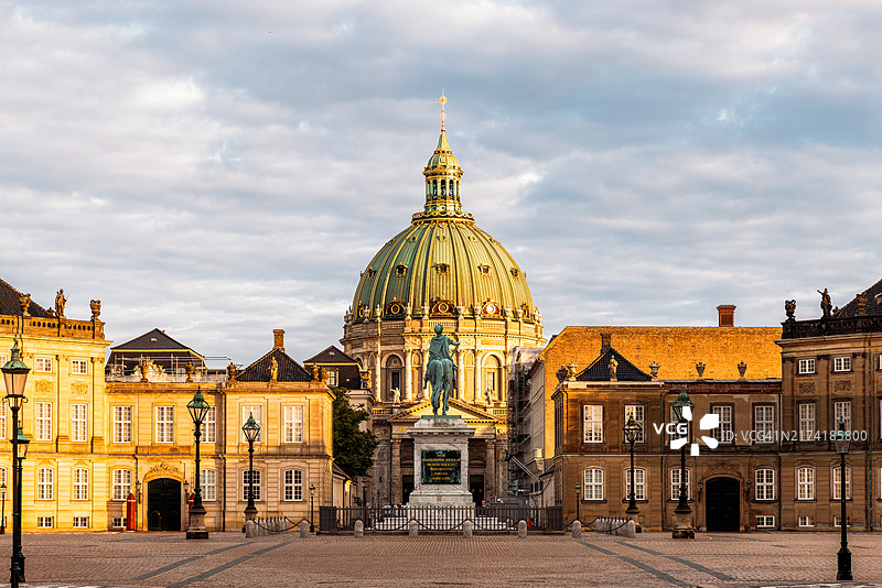 腓特烈教堂（大理石教堂）的晴朗早晨，哥本哈根，丹麦图片素材
