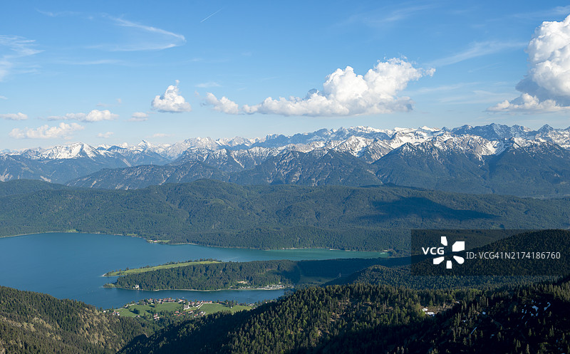 瓦chen湖和卡文德尔山脉的山景,黑尔佐格斯丹Heimgarten山脊步道,上巴伐利亚,巴伐利亚,德国,欧洲图片素材