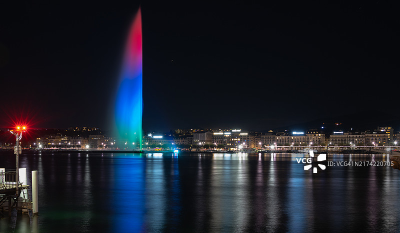 夜景：灯火辉煌的城市图片素材