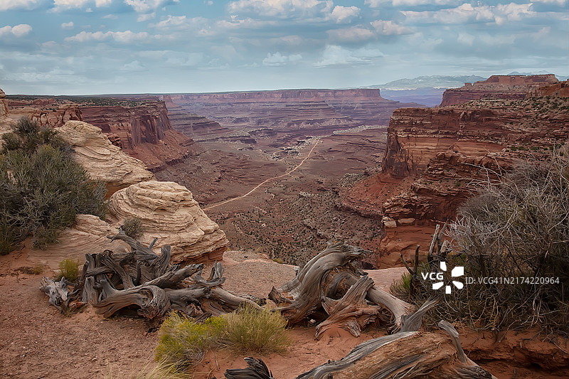 美国犹他州布兰丁，多云天空下的风景航拍图片素材