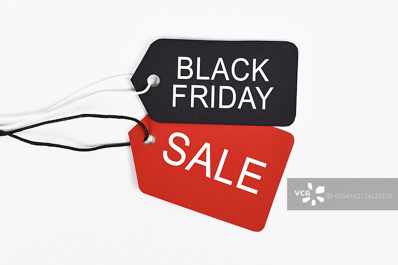 白色背景上的黑色星期五和促销价格标签图片素材