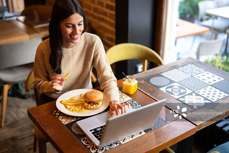 午休电影时间图片素材