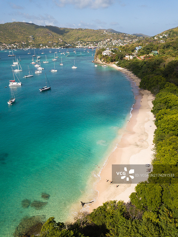 圣文森特和格林纳丁斯贝基亚岛玛格丽特公主海滩航拍景观图片素材