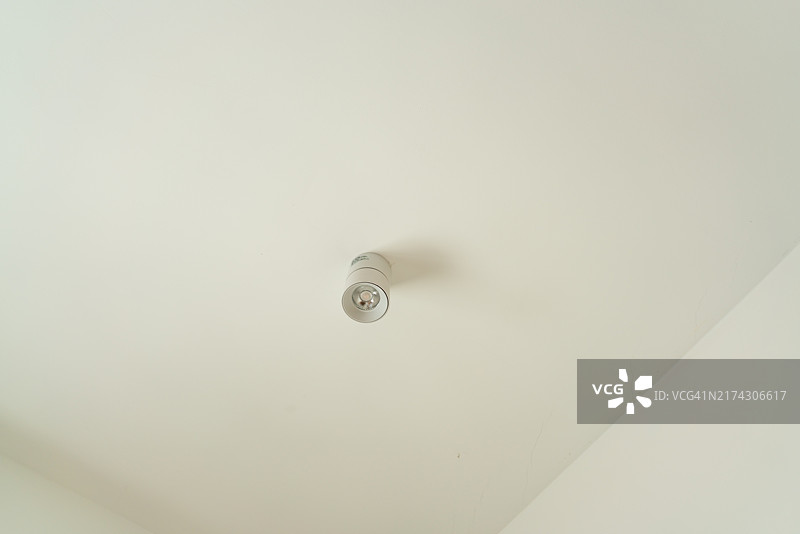 卧室天花板上的灯光图片素材