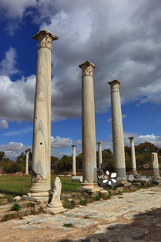 塞浦路斯萨拉米斯古城体育馆柱图片素材