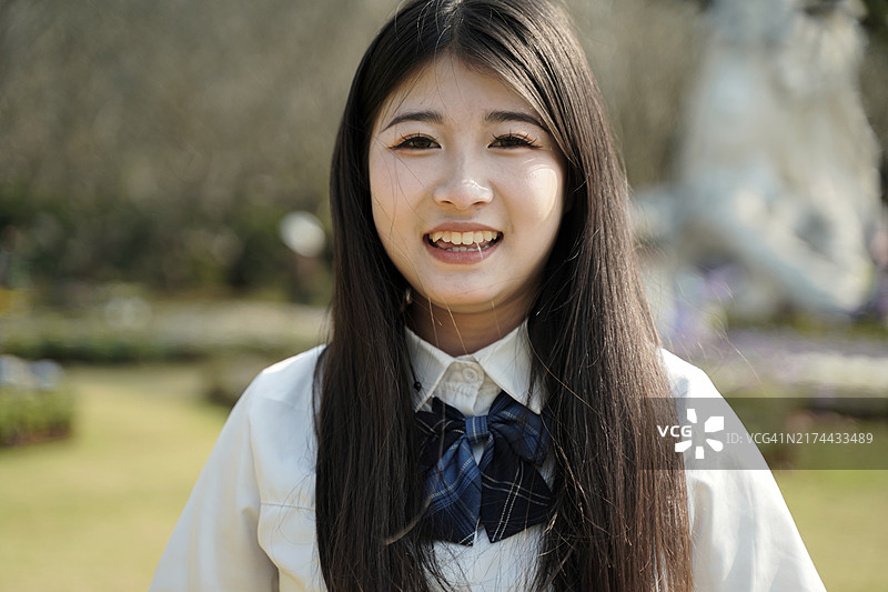 一个快乐的女孩图片素材