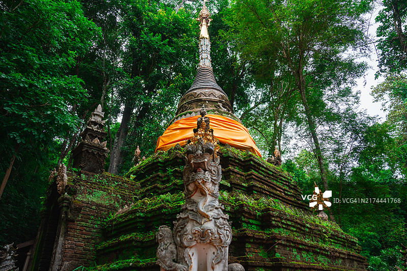 泰国清迈帕拉寺宝塔图片素材