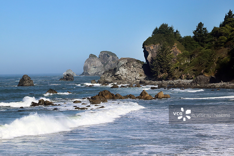 在俄勒冈海岸冲浪图片素材