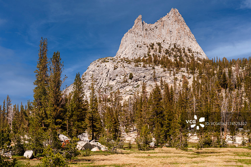 优胜美地国家公园的大教堂峰图片素材