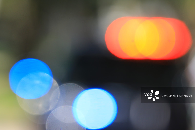 失焦的警车闪光灯图片素材