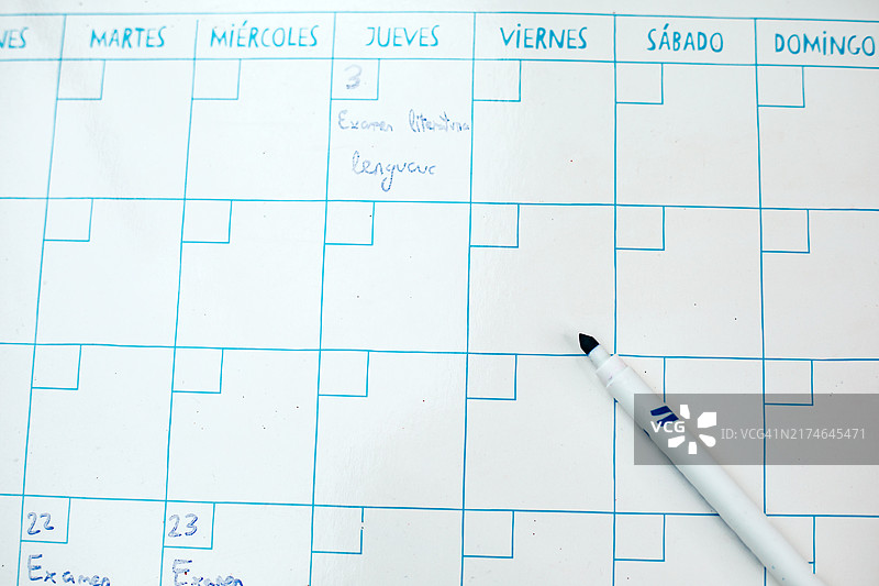 标有重要日期的白板图片素材