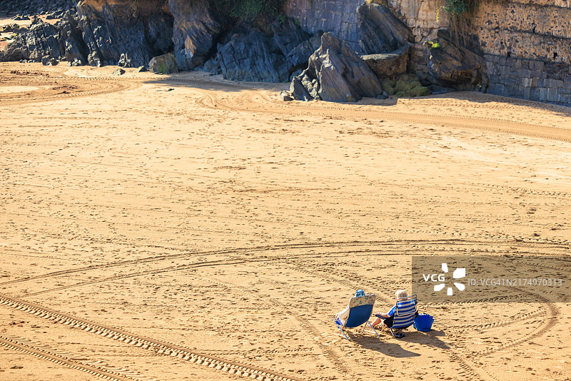 阳光、沙滩，完美的一天图片素材