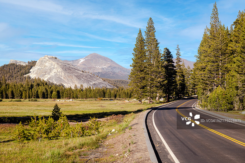 图奥勒米草甸和蒂奥加通道公路图片素材