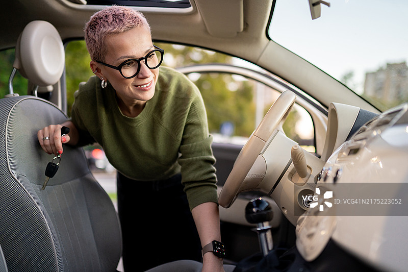 检查我的新车图片素材