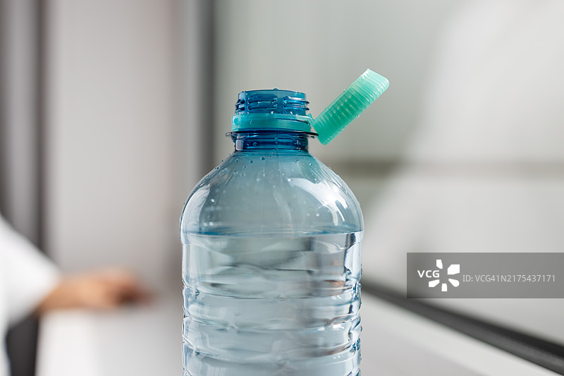 水瓶，PET塑料瓶盖图片素材