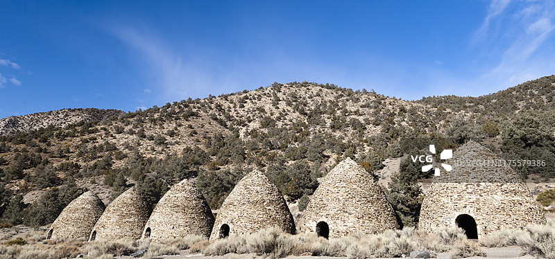 死亡谷的蜂窝状历史炭窑图片素材