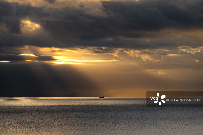 克罗地亚亚得里亚海的壮观日落图片素材