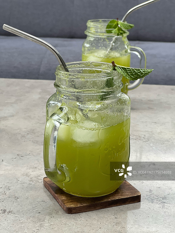 丹麦桌上饮品特写图片素材