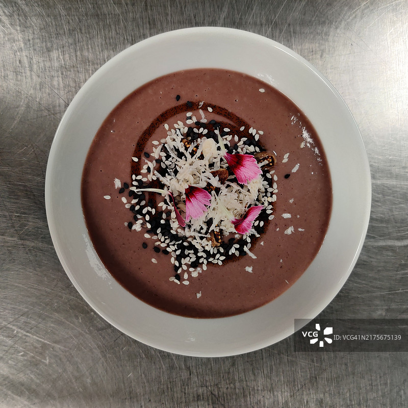 桌子上供应的早餐俯视图，英国图片素材