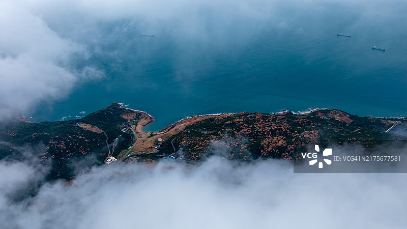 高角度俯瞰海洋与天空图片素材