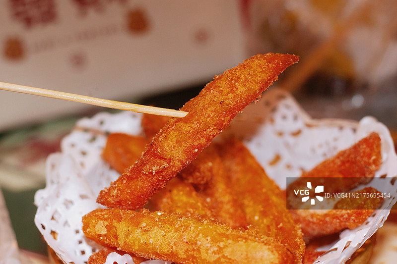 盘中油炸食品特写图片素材