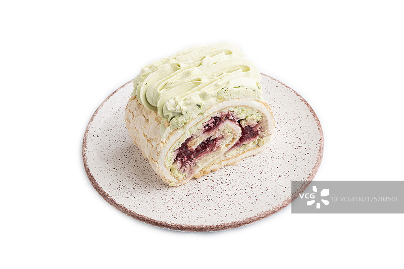 奶油奶酪果酱卷饼蛋糕，白色背景特写侧视图图片素材