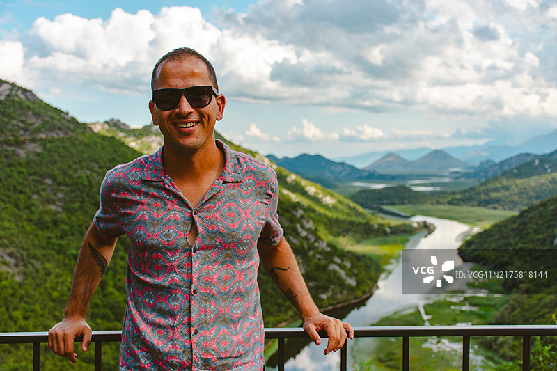 在里耶卡·茨尔诺耶维察的观景点的游客图片素材