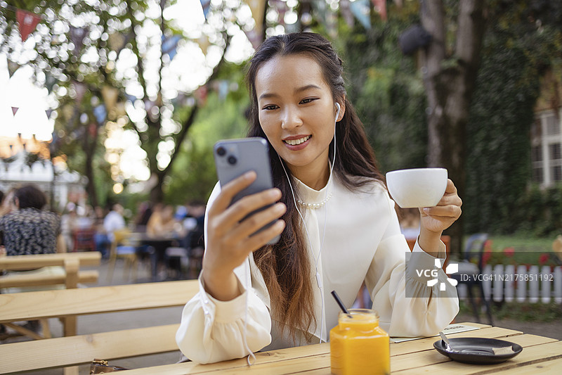 我为我们订了一张桌子图片素材