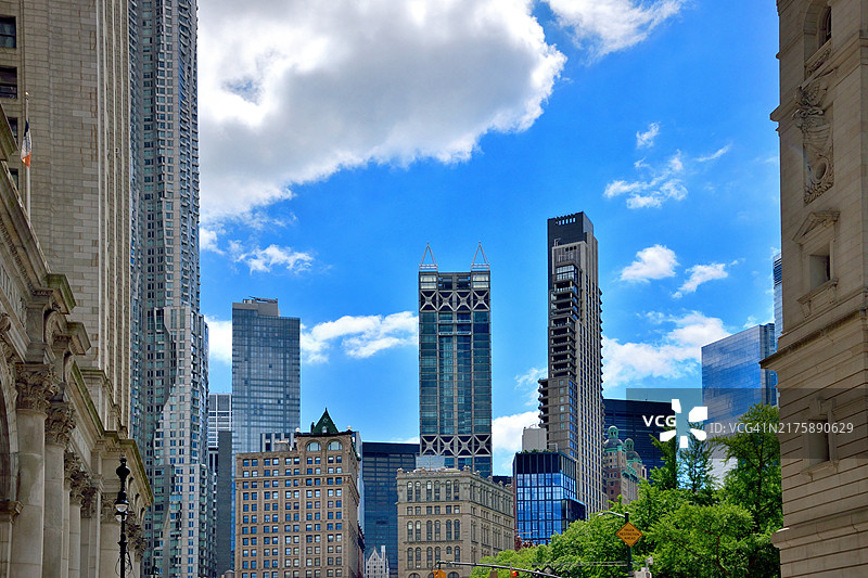 纽约曼哈顿云杉街8号盖里大厦，前比克曼大厦，富尔顿街123号，2017年比克曼酒店及公寓，2019年公园排23号，千禧酒店。较小的建筑，1896年设计的纳索街150号公园广场大厦，佩斯大学图片素材