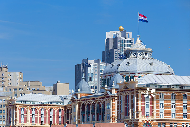 海牙舍温宁海滩度假区的库尔豪斯在夏日的景象图片素材