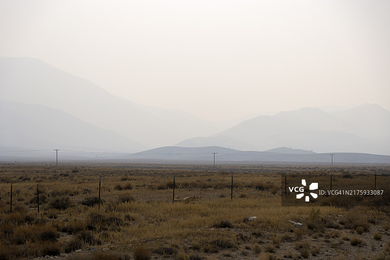 内华达沙漠中的山脉层次图片素材