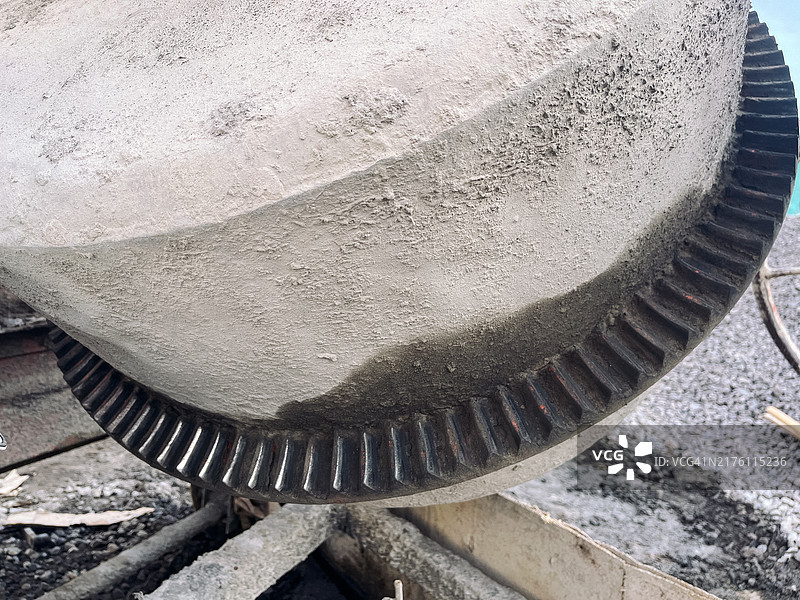 混凝土搅拌机的轮子图片素材