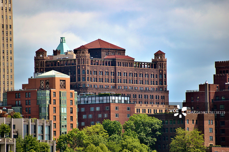 纽约布鲁克林：水印大厦，前历史酒店及耶和华见证人宿舍改造的退休社区图片素材