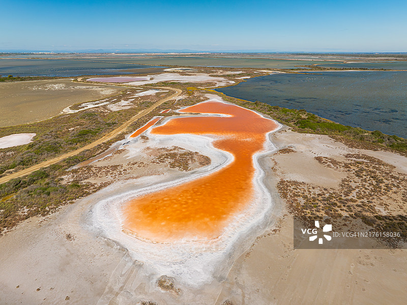 法国卡马格橙色盐湖航拍图片素材