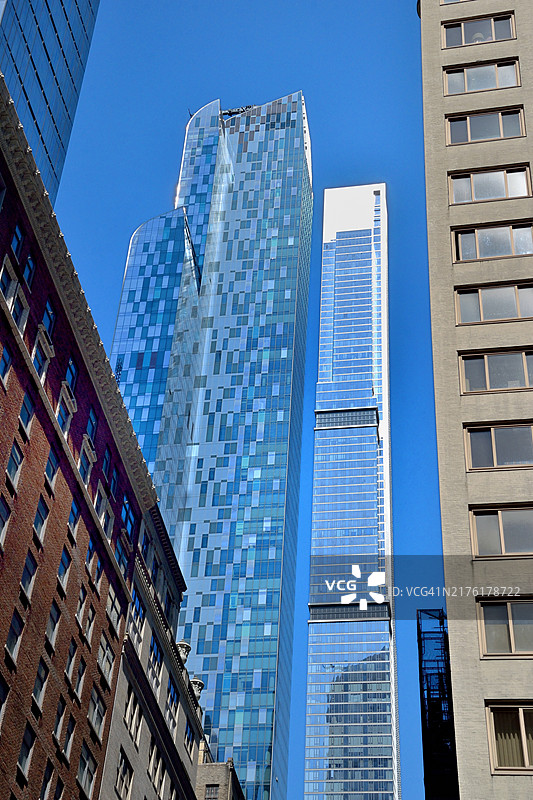 纽约曼哈顿的摩天大楼：One57大厦和诺德斯特龙大厦图片素材