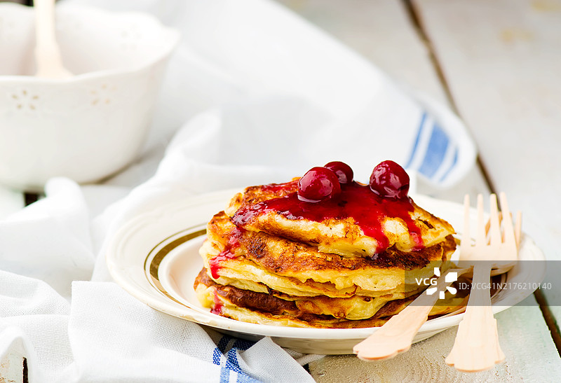 樱桃酱奶酪煎饼图片素材