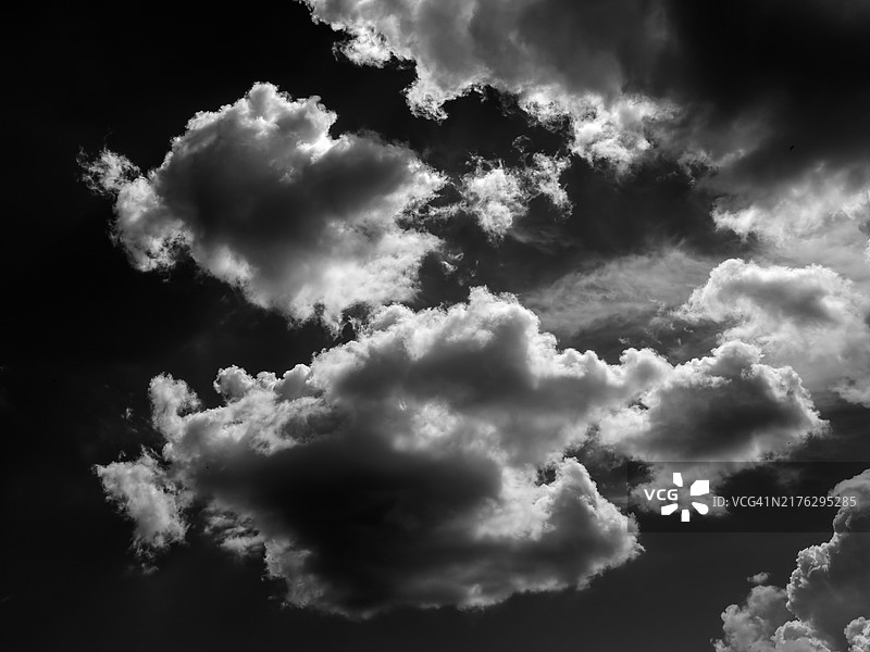 黑白云彩图片素材