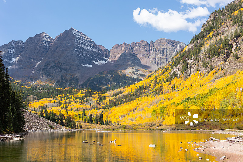 秋季阿斯彭 Maroon Bells 山峰图片素材
