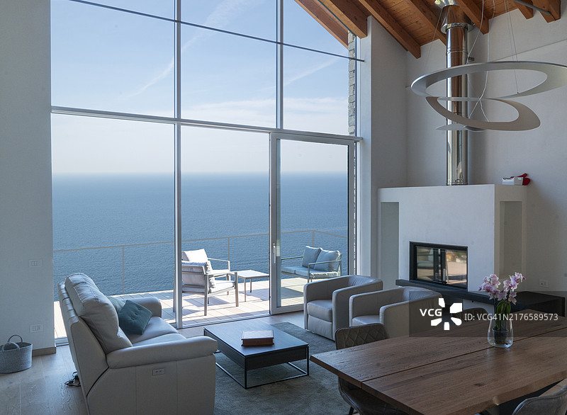 意大利阿马尔菲海岸豪华住宅内的景色图片素材