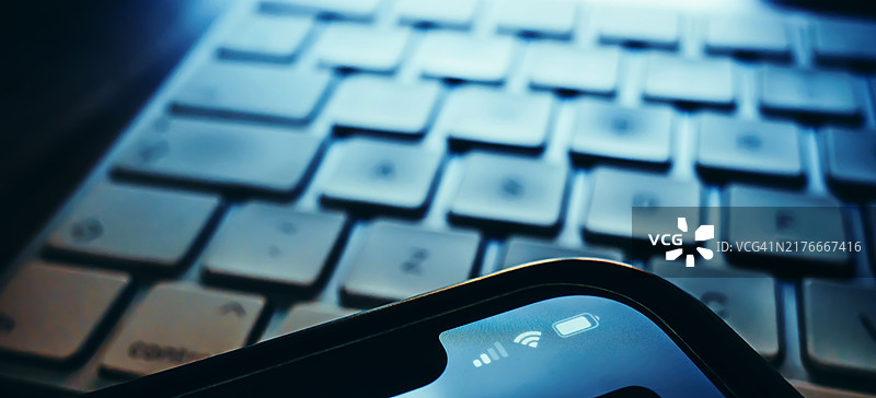 手机和键盘图片素材