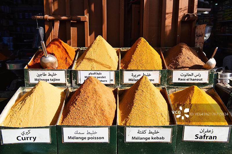 马拉喀什彩色香料店（摩洛哥，2024年）图片素材
