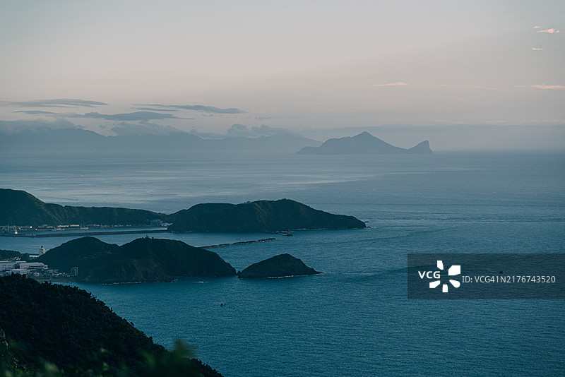 中国台湾宜兰县的龟山岛全景图片素材