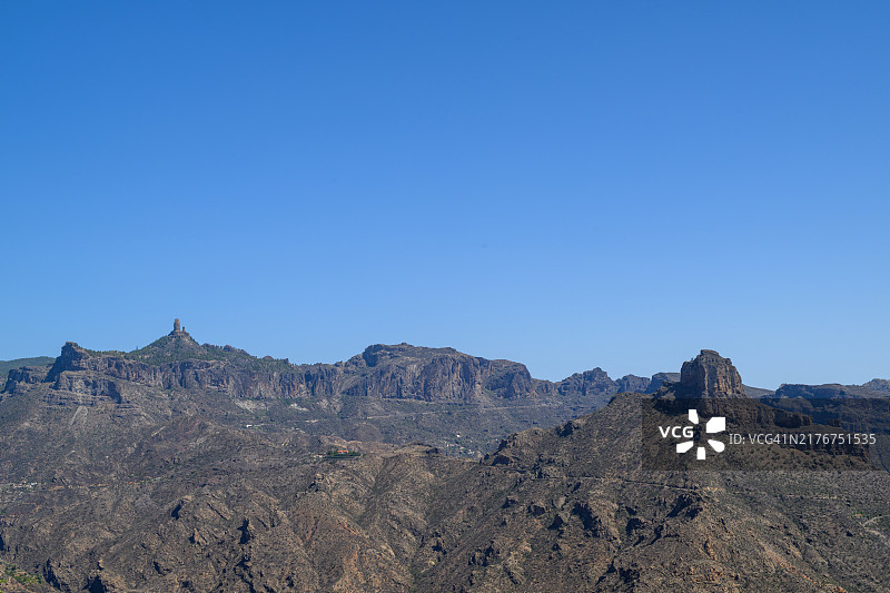 特赫达火山口景色，位于加那利群岛大加那利岛，左侧是努布洛岩，右侧是本塔伊加岩图片素材