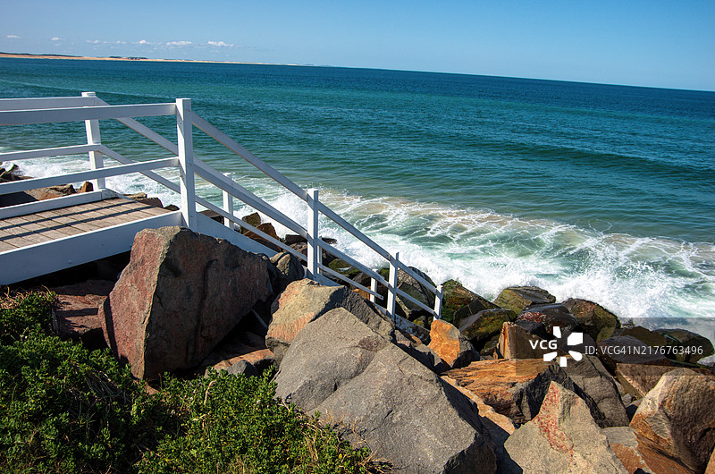 澳大利亚新南威尔士州斯托克顿海滩的防波堤图片素材